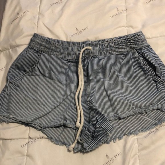 Aerie size small pull on stripped shorts - Picture 1 of 2